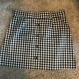 In the Style checkered mini skirt